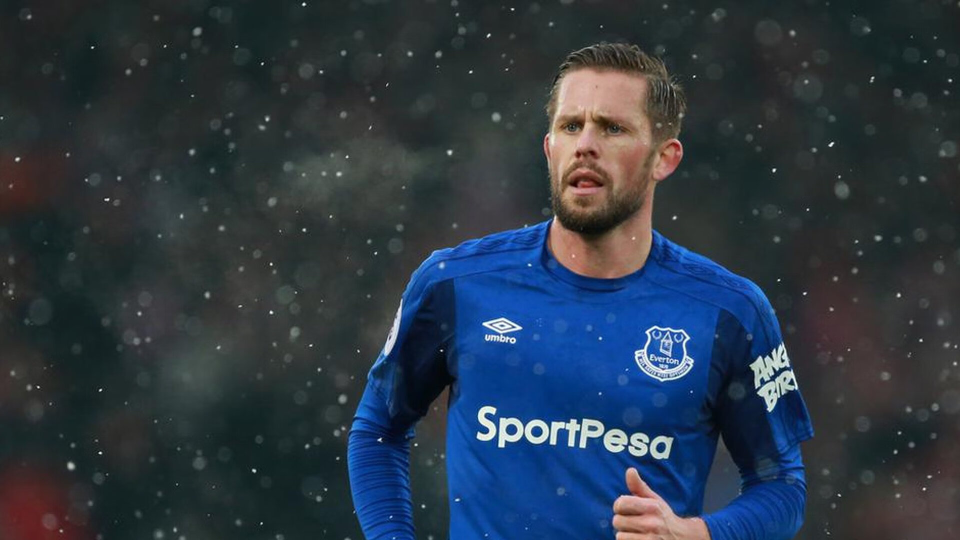 C罗重返赛场，夺冠首场状态出色，SKT观众沸腾！全场沸腾不已